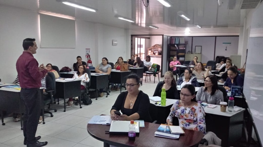  Capacitación a docentes
